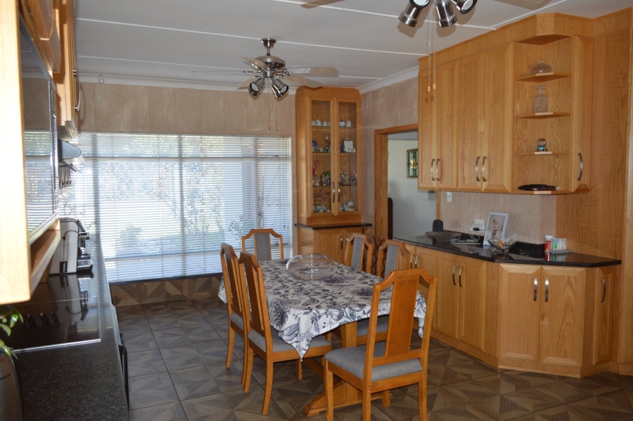 4 Bedroom Property for Sale in Flamwood North West